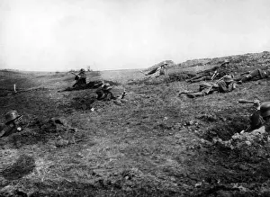 Seek: German soldiers preparing to attack, 1917