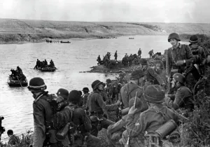 Inflatable: German soldiers on the River Don, 1942