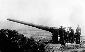 Canon: German soldiers on top of Sapper Hill, 1914