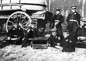 Forerunner: German soldiers with a self-cooker, 1909