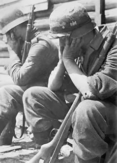 Detectors: German soldiers sleep sitting down on the Eastern Front, 194