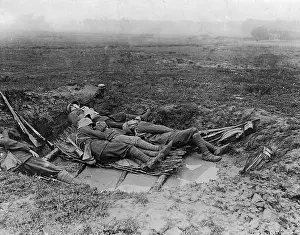 Wester: German soldiers are sleeping in a shell crater on the Wester