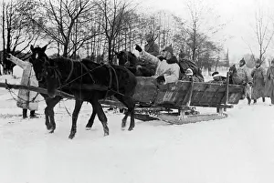 Ambulances: German soldiers in a sleigh, 1915