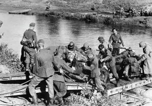 Floats: German soldiers at the southern section of the Eastern Front