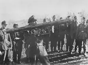 Bazooka: German soldiers during the training on the bazooka, 1944