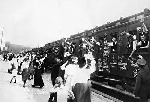 Decamp: German soldiers in a transport train headed for the front, 1
