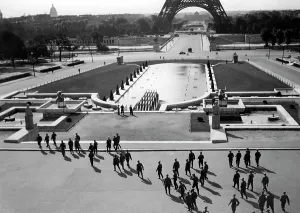 Trocadero: German soldiers visit Paris, 1940