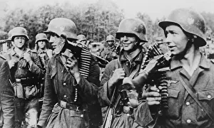 Lcgr1406: German soldiers on their way to a new assignment