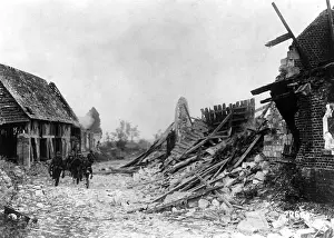 Hurries: German storm troop on a fast march, 1917