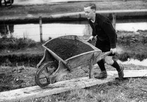 Helps: A German student in England, 1936