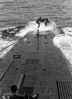 Repairs: German submarine on an enemy voyage
