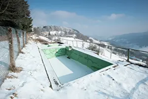 Vallee: German swimming pool