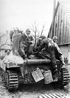 Marder: German tank destroyer on the Western Front, 1945