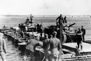 Raft: German tanks cross the Dnieper, 1941