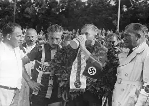 Refreshes: German tour, 1937