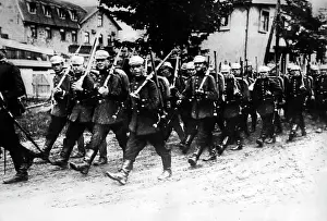 Sang: German troop advancing on the Western Front, 1914