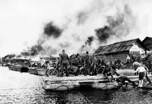 Berezina: German troops cross the Berezina, 1941
