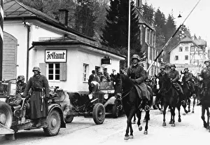 Towing: German troops cross the border with Austria, 1938
