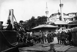 Canon: German troops in Istanbul, 1917