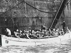 Troopship: German troops at Oesel Island