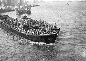 Riverboats: German troops set out on the Memel, 1915