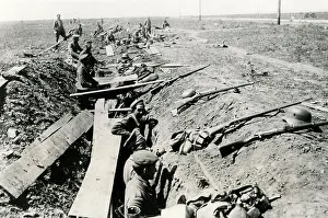 Manning: German troops in trench near Sereth, Romanian Front, WW1
