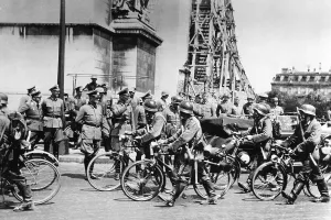 Capitulation: German troops at the victory parade in Paris, 1940