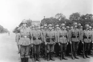 Capitulation: German troops at the victory parade in Paris, 1940