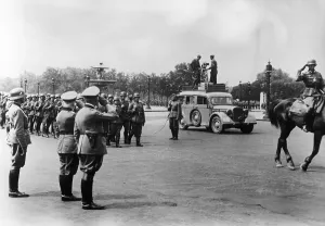 Capitulation: German troops at the victory parade in Paris, 1940