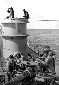 Stopping: German U-boat sights freighter in the Second World War