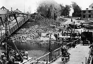 Zugkraftwagen: German war bridge over a border river on the Eastern Front