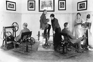 Mobility: German wounded at the gym, 1915