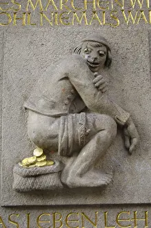 Jocular: GERMANY. Dusseldorf. Jocular statue on the facade