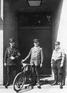 Takeover: Germany's oldest cyclist, 1933
