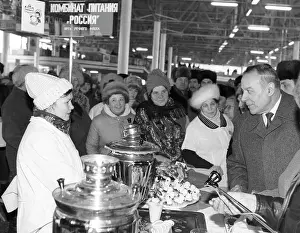 Geydar: Geydar Aliyev visits Volgograd, 1987