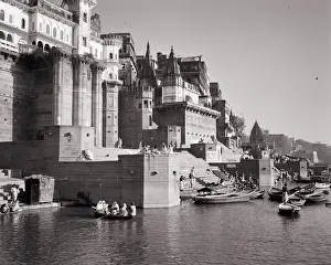 Rge001: Ghats Steps Down to the Banks of the Holy River