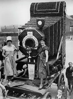 Ecclesfield: A giant camera on a cart at the Ecclesfield