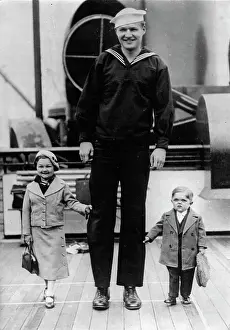 Midgets: Giant and Dwarfs