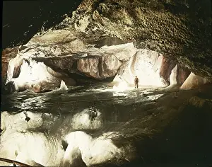 Caverns: The giant ice caves of the Dachstein