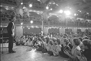Lucerna: Gilbert Becaud - singer