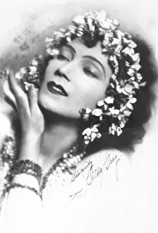 Aloma: Gilda Gray - actress