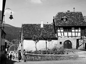 Streetlife: Gimmeldingen, 1943