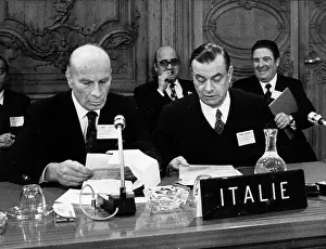 Malagodi: Giovanni Malagodi at a press conference