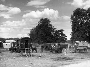 Clustered: GIPSY ENCAMPMENT 1930S