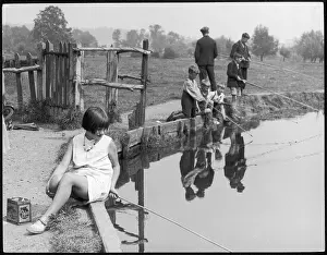 Toffee: GIRL FISHING