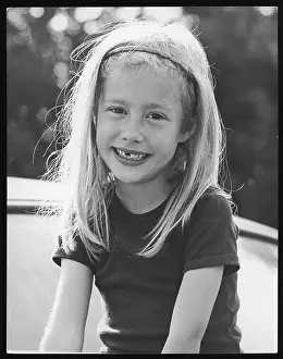 Gappy: GIRL WITH GAPPY TEETH