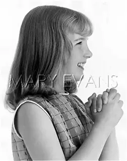 Clasping: GIRL MODEL