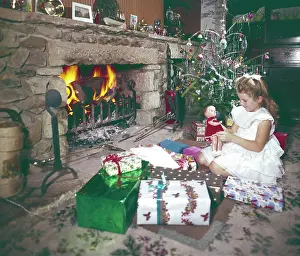 Spoilt: GIRL OPENS XMAS PRESENTS