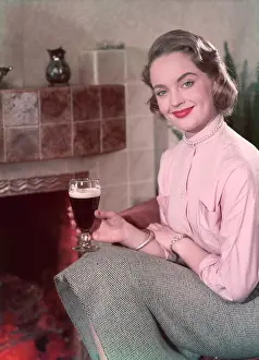 Woof: GIRL, PEARLS & STOUT