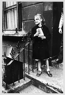 1960sroger: GIRL ON SOME STEPS